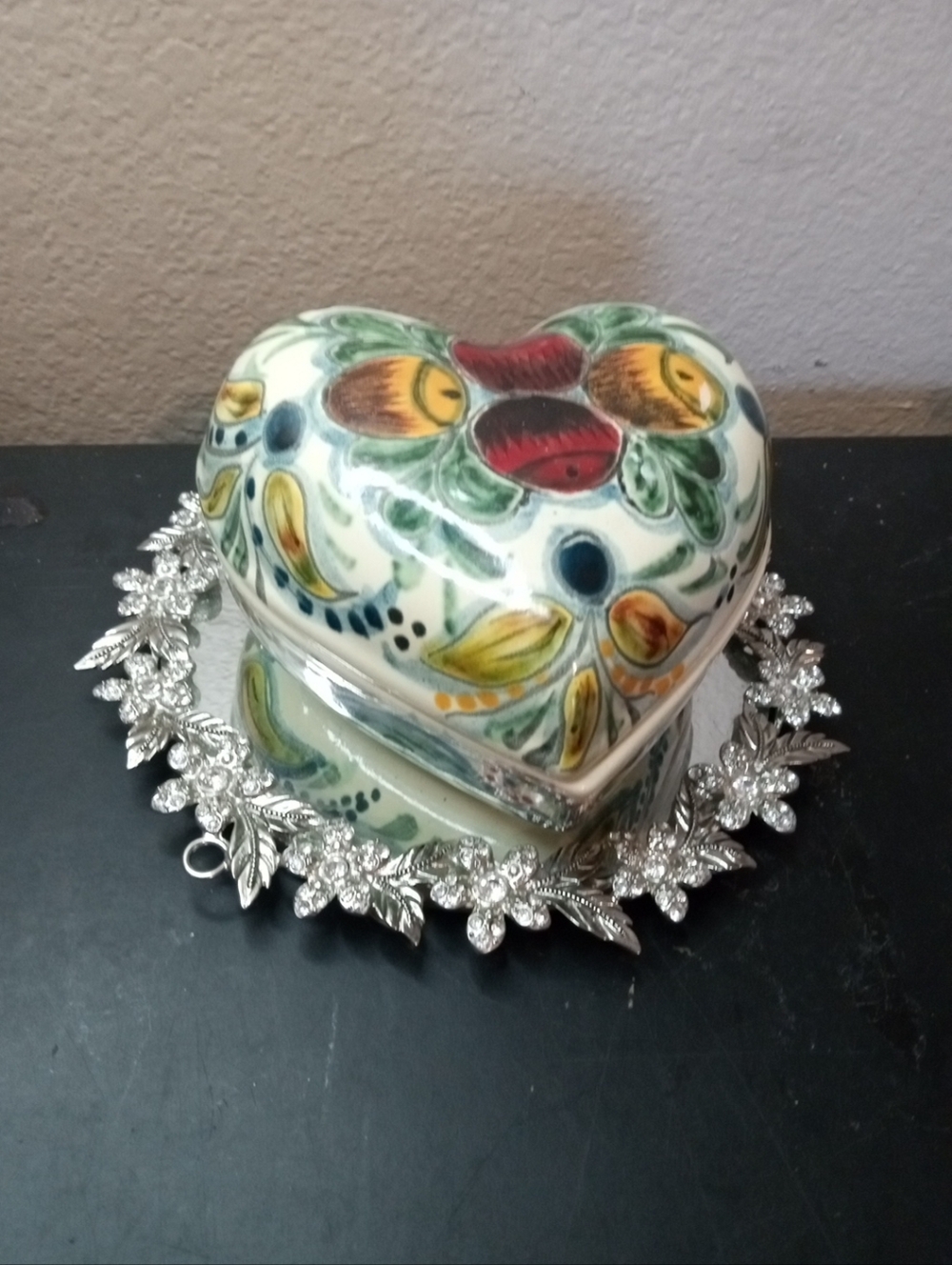 EXQUISITE Hand painted Talavera Mexican Folk Art 5" Heart Shaped Trinket Box